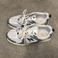 New Balance ランニングシューズ ホワイト/グレー　530