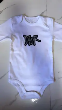 ベビーロンパース