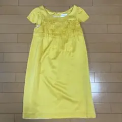 Tiaraシルク100% イエローミニ丈ワンピースのサムネイル