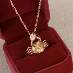 カニモチーフ【スワロフスキー】ネックレス