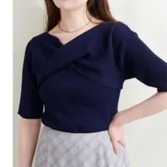 新品　タグ付き　【natural couture】ねじりデザインニット　ネイビーのサムネイル