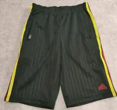 アディダス ラスタカラー ハーフパンツ