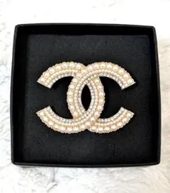 CCロゴ ダブルCロゴ ブローチ　パール　ゴールド