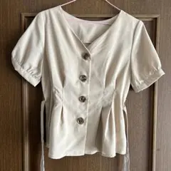 ベージュ Vネック 半袖ブラウス　INGNI