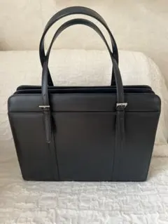 ブラックレザービジネスバッグ