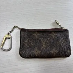 Louis Vuitton フランス製モノグラム キーケース カラビナ付き