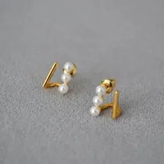 【No.45】ゴールド 3連パール ピアス