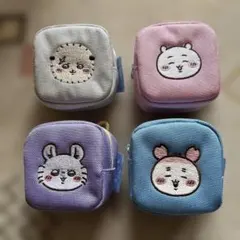 4個セット　ちいかわカラビナつき刺繍スクエアミニポーチ