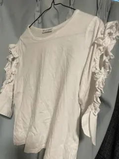 ZARA フリル付きホワイト五分袖Tシャツ