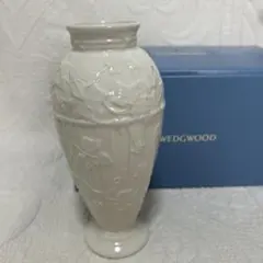 ウェッジウッド　フラワーベース　花瓶のサムネイル