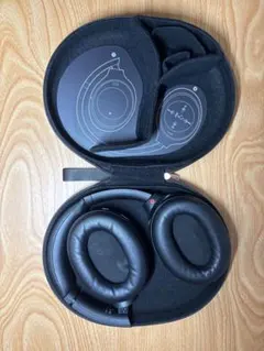 SONY ワイヤレスヘッドホン 収納ケース付き