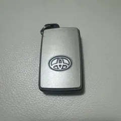 トヨタ 純正スマートキー 3個セットまとめ売り - メルカリ