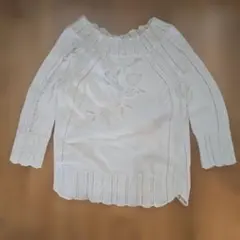エルマンノシェルヴィーノの刺繍入りホワイトオフショルダー七分袖ニットのサムネイル