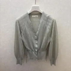 リリーブラウン、カーディガン