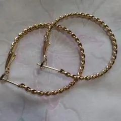 ゴールドツイストフープピアス
