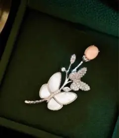 イタリアで購入豪華蝶パールブローチ 白エナメル羽根 大粒ピンクパール ゴールド枝