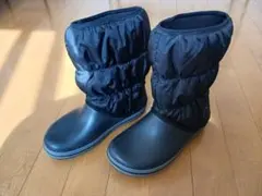 crocs クロックス ブラック ダウンスタイル　スノーブーツ 22cm W6