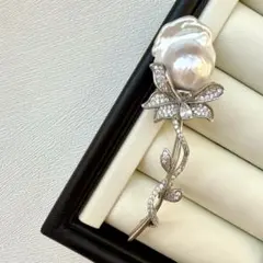 本真珠　バロックパール　ブローチ　フラワーモチーフ　大粒
