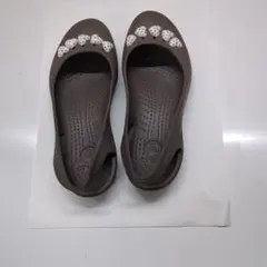 さのまる様以外の方購入不可。crocs ブラウン ストーン装飾 フラットサンダル