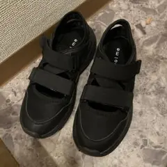 ブラック メッシュ スニーカーサンダル