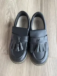 ブラックレザー フリンジ付きフォーマルシューズ