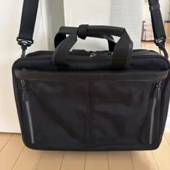 ポケット・仕切りいっぱい ビジネスショルダーバッグ
