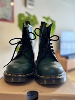 Dr.Martens8ホール ブーツ 1460 グリーン 緑 UK9 未使用級 - メルカリ