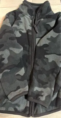 ユニクロ　迷彩柄フリースジャケット
