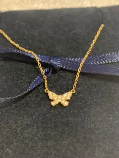 アーカー　バタフライネックレス