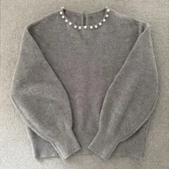 アンタイトル　グレー パール装飾 バルーンスリーブニット