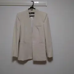 ZARA ノーカラージャケット ベージュ