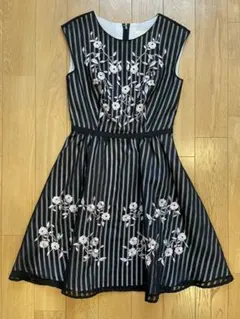 チェスティ　フラワー刺繍オーガンジーストライプワンピース　サイズ0 美品