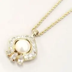 Item thumbnail for item 6ca8a7cc-a751-484e-86d7-babc8be24334