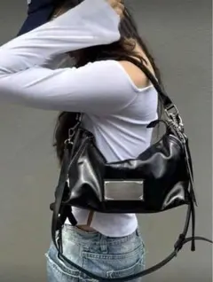 ブラックレザーハンドバッグ　Matin Kim