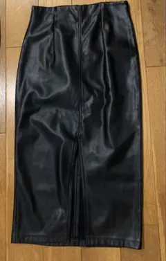 ZARA フェイクレザー ロングスカート 黒 タイト スリット 美品のサムネイル