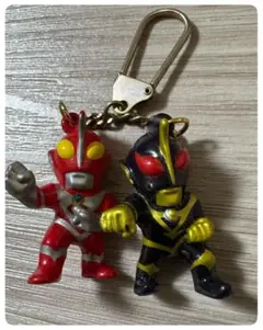 【非売品】ウルトラマンゼアス ＆ シャドー キーホルダーのサムネイル