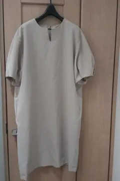【美品】DoCLASSEベージュワンピース