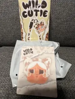 【新品】POPMART CRYBABY スマホチャーム白WildbutCutie