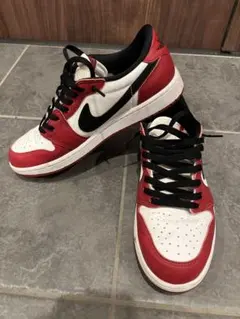 Nike Air Jordan 1 Low OG Chicago 27のサムネイル