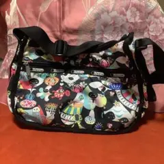 LeSportsac ピアノファズ美品 メッセンジャーショルダー おまけ付き 