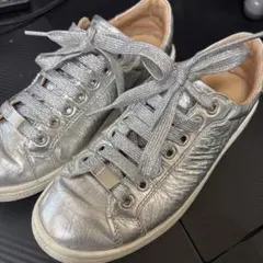 UGG シルバー レザー スニーカー