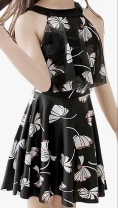 【新品】花柄セパレート水着140 ハイネックワンピースとショートパンツ2点セット