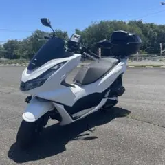 pcx125 jk05 2022年　　ホワイト　10000キロのサムネイル