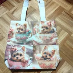 子犬と花のデザイン トートバッグ
