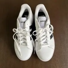 adidas レディース スニーカー ホワイト/ブラック