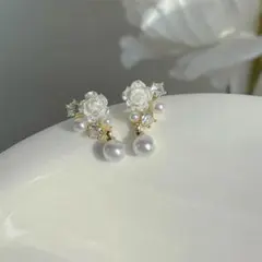 未使用　花とパールのイヤリング