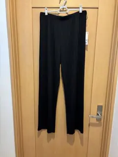 UNIQLO プリーツストレートパンツ　丈長め