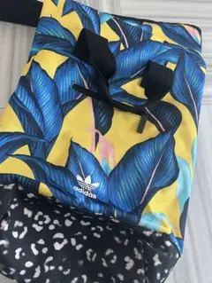 adidas 花柄リュック　アディダスオリジナルス