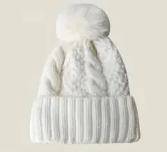 【ホワイト】新品　ニット帽　 ケーブル編み ポンポン付き