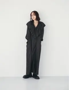 Hella RUFFLE COLLAR DRESS ラッフルカラーワンピース 黒 - メルカリ
